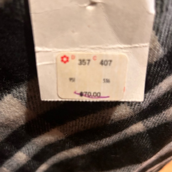 Guess plaid wool blend short skirt. Cute - Picture 11 of 14